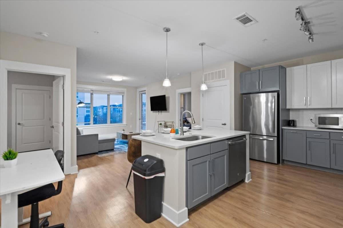 Apartment Upscale King 3br Mins To Uptown *