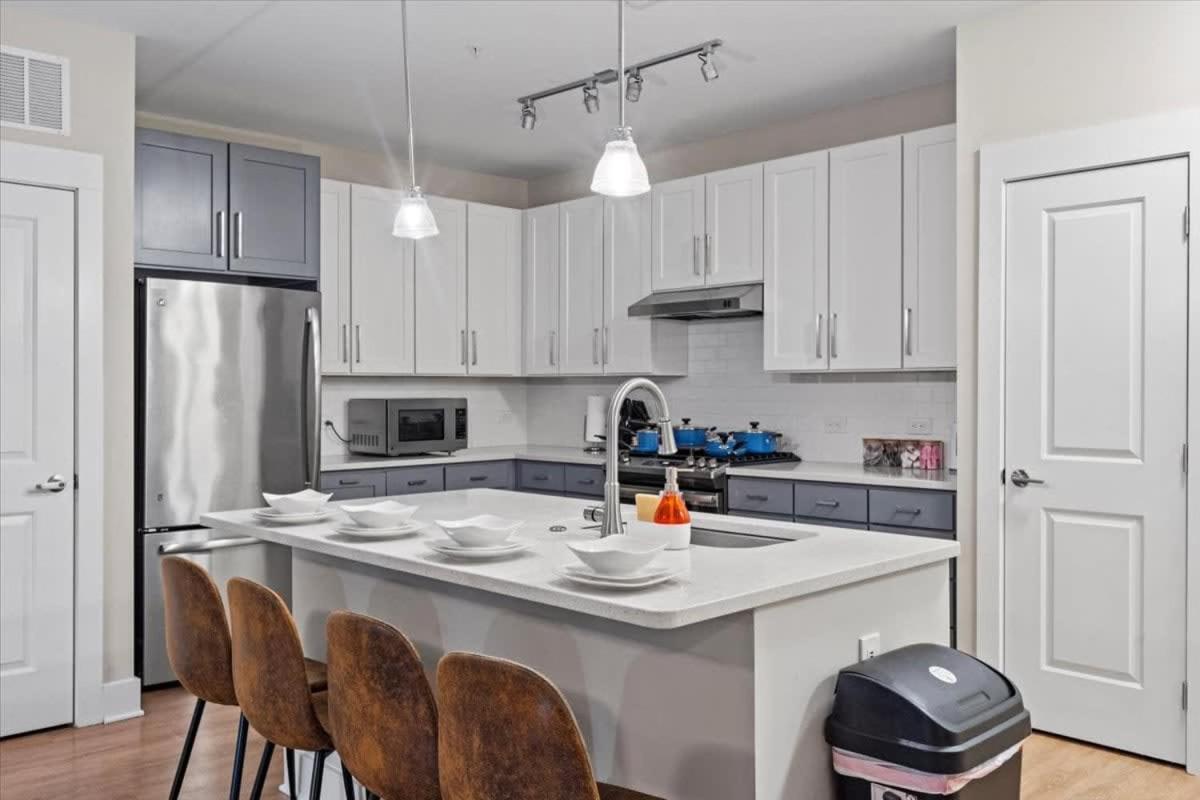 Apartment Upscale King 3br Mins To Uptown *