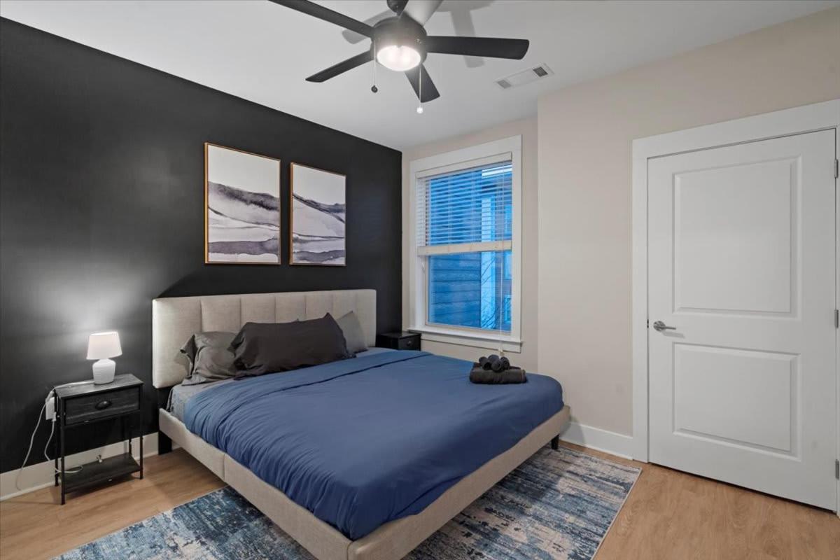 Upscale King 3br Mins To Uptown Apartment