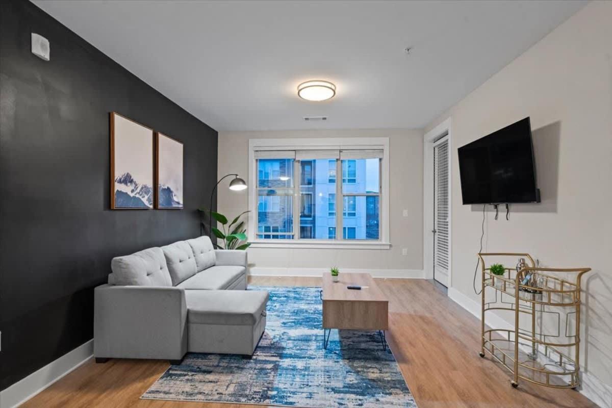 Upscale King 3br Mins To Uptown