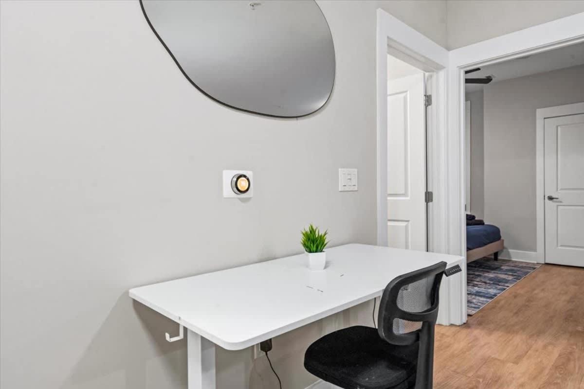 Upscale King 3br Mins To Uptown